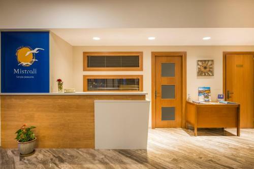 Hotel Mistrali Suites & Apartments