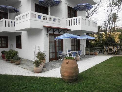 Thamiris Apartments