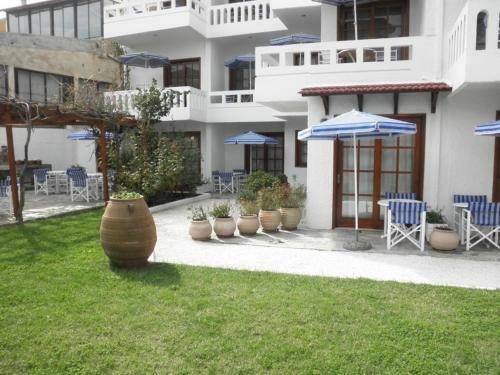 Thamiris Apartments