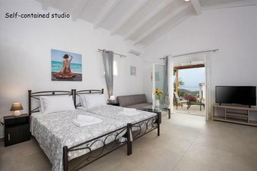 Karyotiko Villa Sleeps 8 Pool Wifi