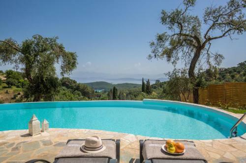 Karyotiko Villa Sleeps 8 Pool Wifi