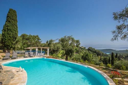 Karyotiko Villa Sleeps 8 Pool Wifi