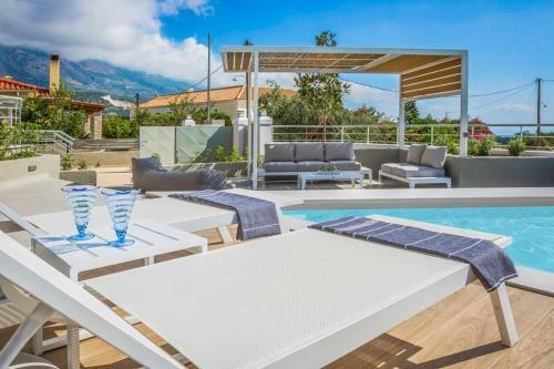 Karavadhos Villa Sleeps 6 Pool Air Con Wifi