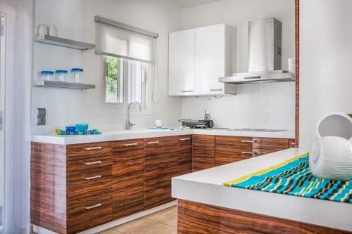 Karavadhos Villa Sleeps 6 Pool Air Con Wifi