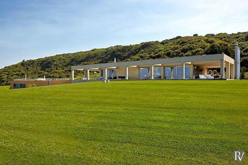 Kastro Villa Sleeps 18 With Pool And Air Con