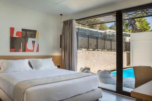 Modern Minimalist Villa Helias