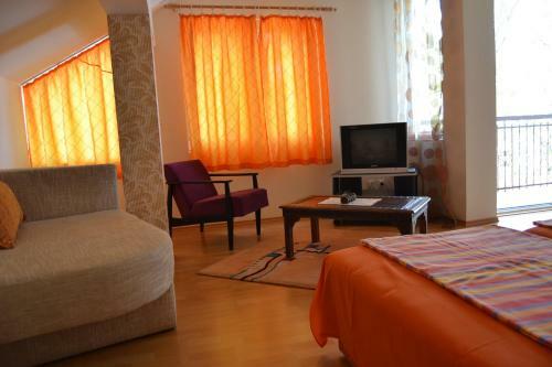 Bache Apartments