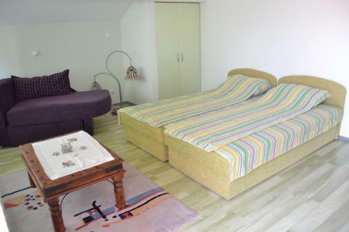 Bache Apartments