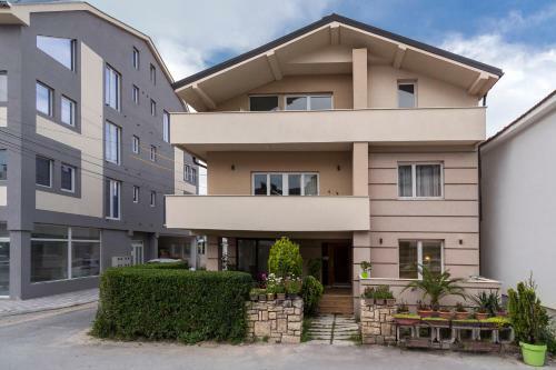Hostal Bitrak Guest House