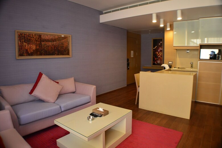Hotel Saifi Suites