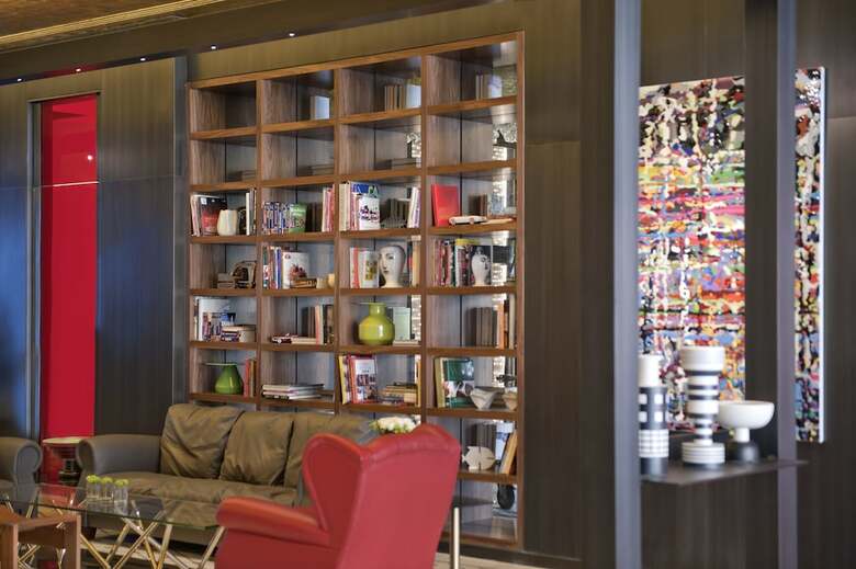 Hotel Saifi Suites