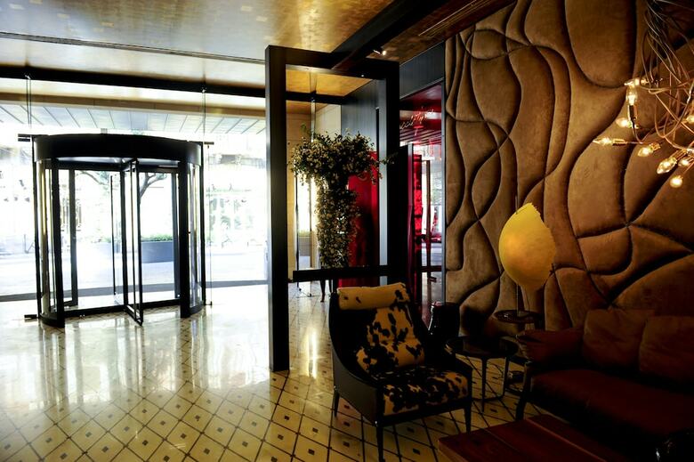 Hotel Saifi Suites