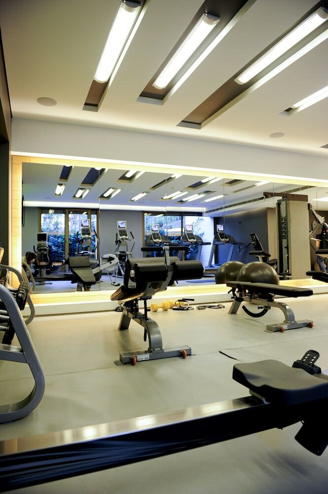 Hotel Saifi Suites