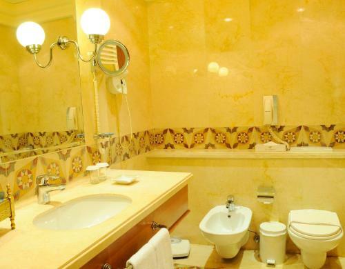 Warwick Palm Beach Hotel