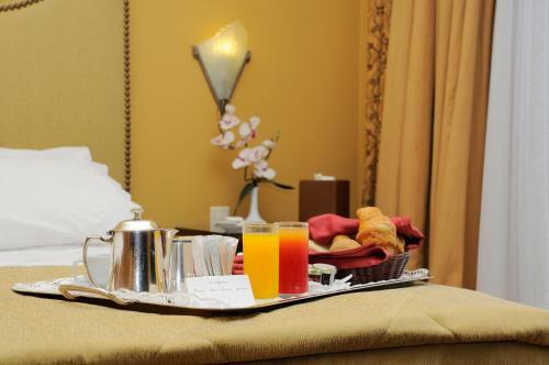 Warwick Palm Beach Hotel