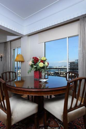 Warwick Palm Beach Hotel