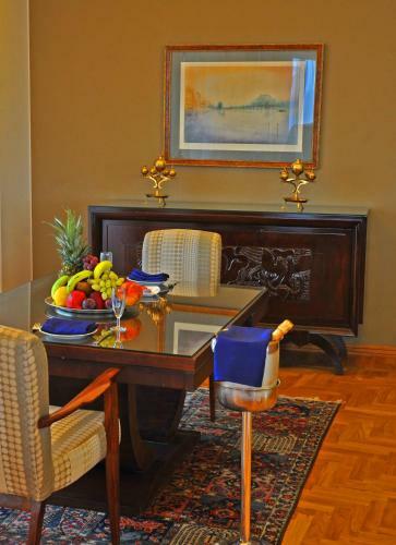Warwick Palm Beach Hotel