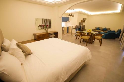 Aparthotel White House Suites