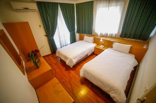 Aparthotel White House Suites