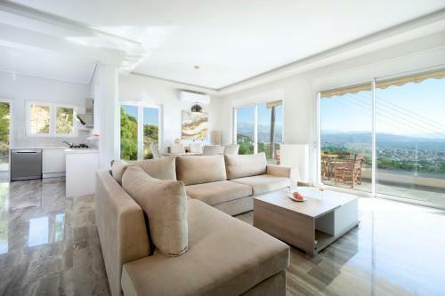 Apartment With Rooftop Hot Tub