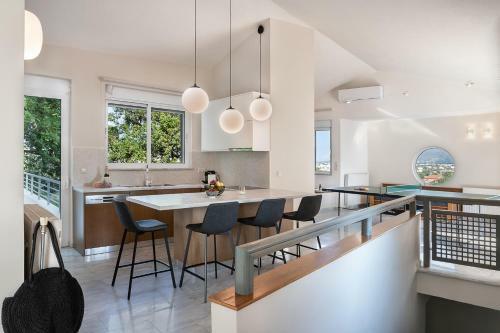 Villa Vilia, House On The Hill