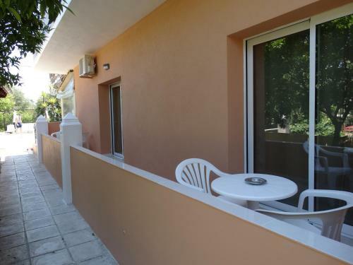 Hotel Makis Louvlis Apartments