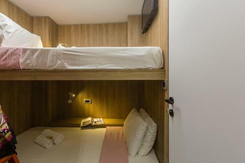 Loc Hospitality Urban Den