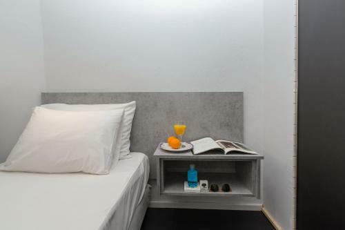 Loc Hospitality Urban Den