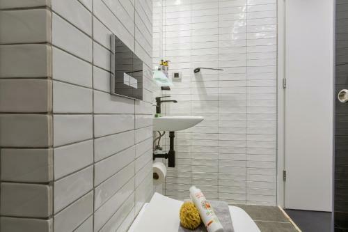 Loc Hospitality Urban Den
