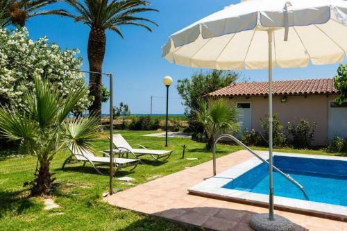 Effie Beach Front Apartment With Pool