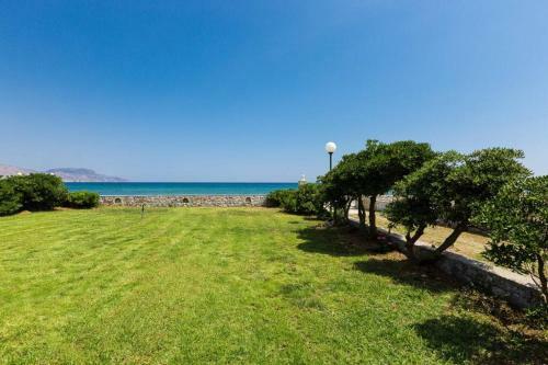 Effie Beach Front Apartment With Pool