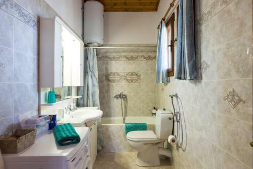 Effie Beach Front Apartment With Pool