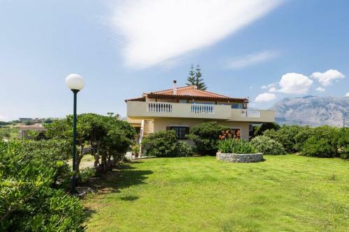 Effie Beach Front Apartment With Pool