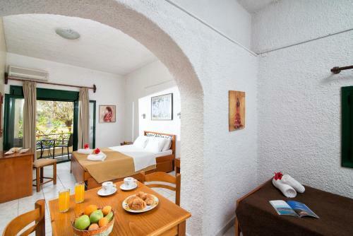 Comfortable Central Apartment For 4