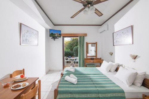 Lovely Studio With Shared Pool Beautiful Garden