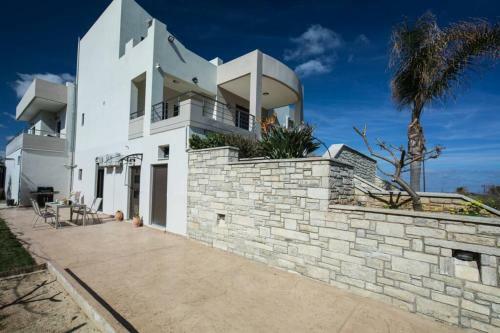Iris Holiday House
