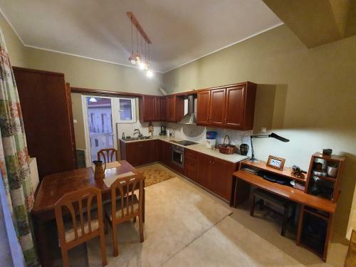 Mpoulakis Apartment 98