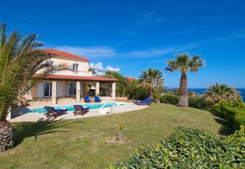 Villa In Kleismata Sleeps 7 Includes Swimming Pool And Air Con 9