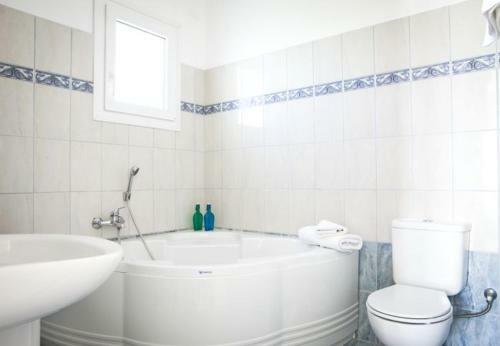 Villa In Kleismata Sleeps 7 Includes Swimming Pool And Air Con 9