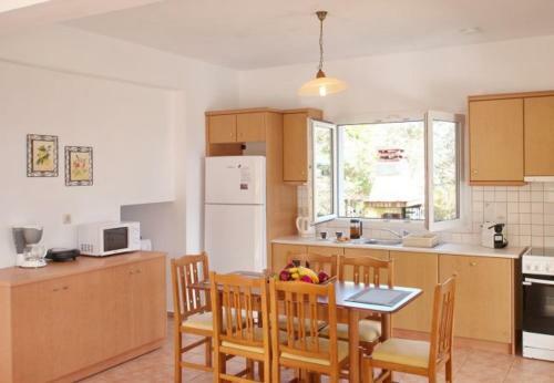 Villa In Kleismata Sleeps 7 Includes Swimming Pool And Air Con 9