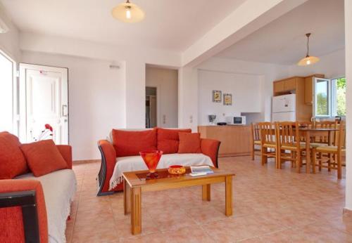 Villa In Kleismata Sleeps 7 Includes Swimming Pool And Air Con 9