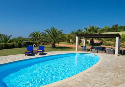 Villa In Kleismata Sleeps 7 Includes Swimming Pool And Air Con 9