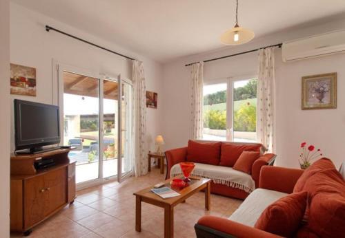 Villa In Kleismata Sleeps 7 Includes Swimming Pool And Air Con 9