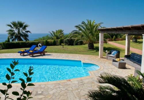 Villa In Kleismata Sleeps 7 Includes Swimming Pool And Air Con 9