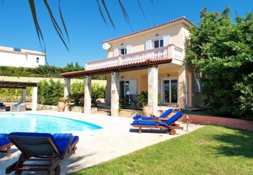 Villa In Kleismata Sleeps 7 Includes Swimming Pool And Air Con 9