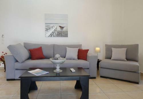 Villa In Kleismata Sleeps 7 Includes Swimming Pool And Air Con 5