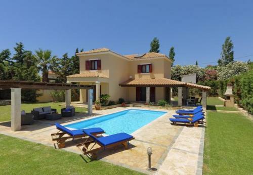 Villa In Kleismata Sleeps 7 Includes Swimming Pool And Air Con 5