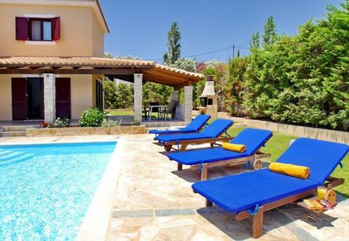 Villa In Kleismata Sleeps 7 Includes Swimming Pool And Air Con 5