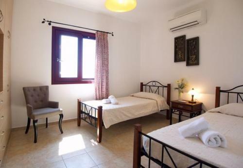 Villa In Kleismata Sleeps 7 Includes Swimming Pool And Air Con 5