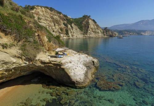 Villa In Kleismata Sleeps 7 Includes Swimming Pool And Air Con 5
